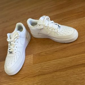 White Air force 1’s Low Mens 9.5